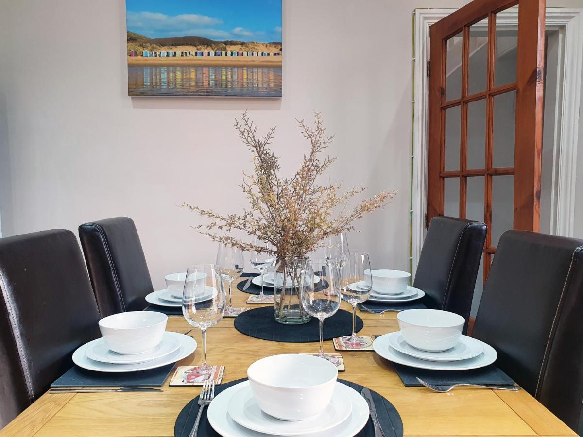 Villa Coastal Escape In The Heart Of Saltburn Exterior foto